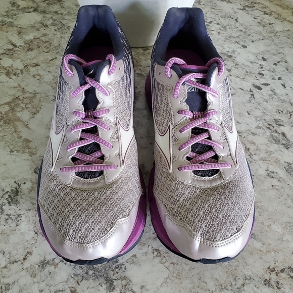 Mizuno Wave Rider 19   X10 Women's Size 10 Sneaker - Picture 3 of 9